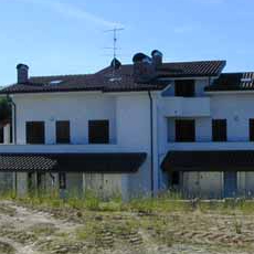   NUOVA COSTRUZIONE: Villa Singola Plurifamiliare 